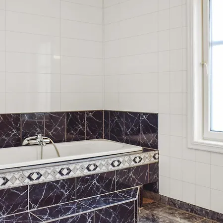 Apartment Amazing In With 3 Bedrooms, Jacuzzi And Wifi Mosterhamn