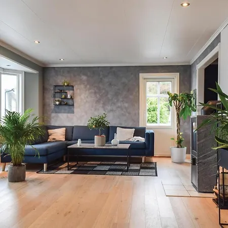 Amazing In With 3 Bedrooms, Jacuzzi And Wifi Apartment Mosterhamn