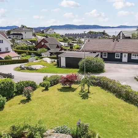 Amazing In With 3 Bedrooms, Jacuzzi And Wifi * Mosterhamn