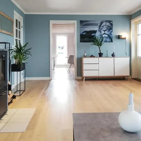 Amazing In With 3 Bedrooms, Jacuzzi And Wifi Apartment *