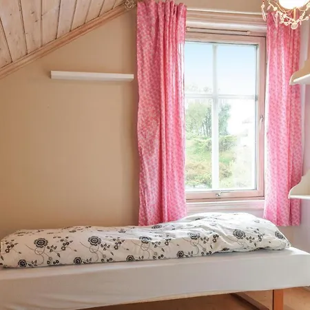 Amazing In With 3 Bedrooms, Jacuzzi And Wifi Mosterhamn
