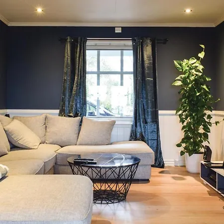 Amazing In With 3 Bedrooms, Jacuzzi And Wifi Apartment Mosterhamn