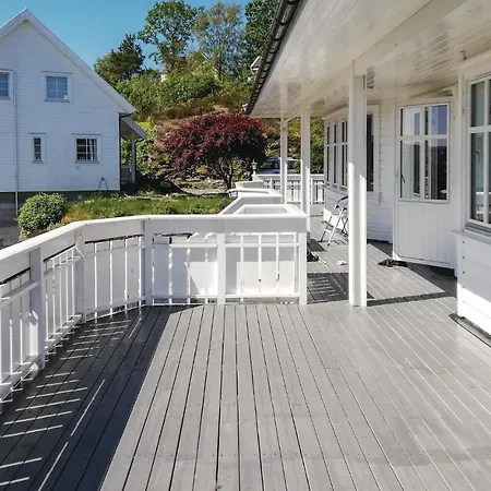 Amazing In With 3 Bedrooms, Jacuzzi And Wifi Apartment *